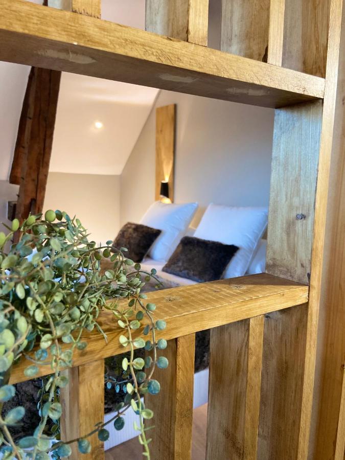 La Tour Yveline Bed & Breakfast