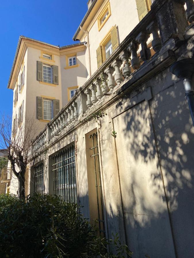 Bed & Breakfast La Tour Yveline *