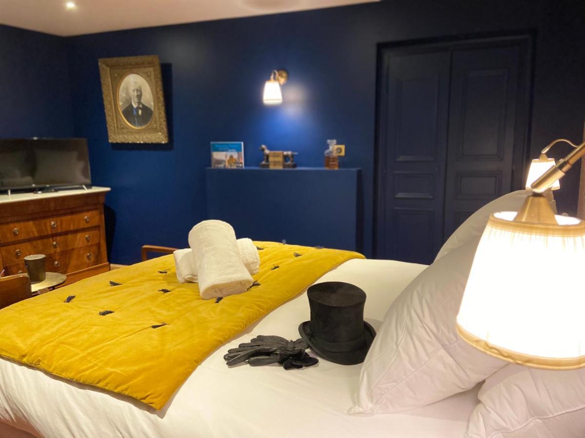 La Tour Yveline Couette-café *